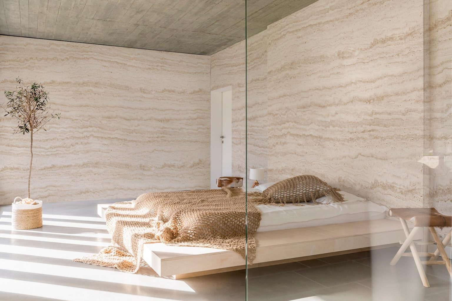 Pairing Travertine Marble with Other Natural Stones for Elegant Interiors